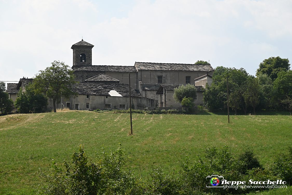 VBS_2950 - Novalesa - Abbazia. Parrocchia. Cascata del Rio Bard.jpg